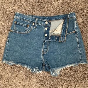 Levis 501 Shorts Size 30 waist
